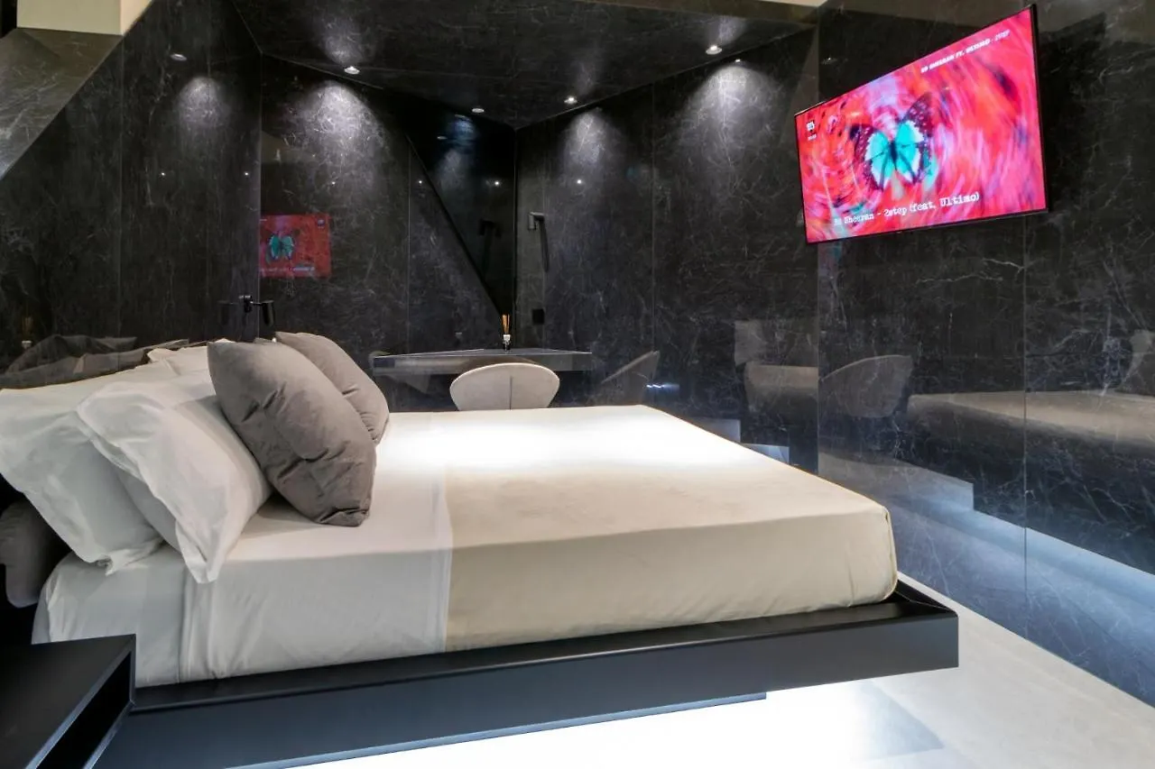 4 Suites  unconventional living rooms Catane